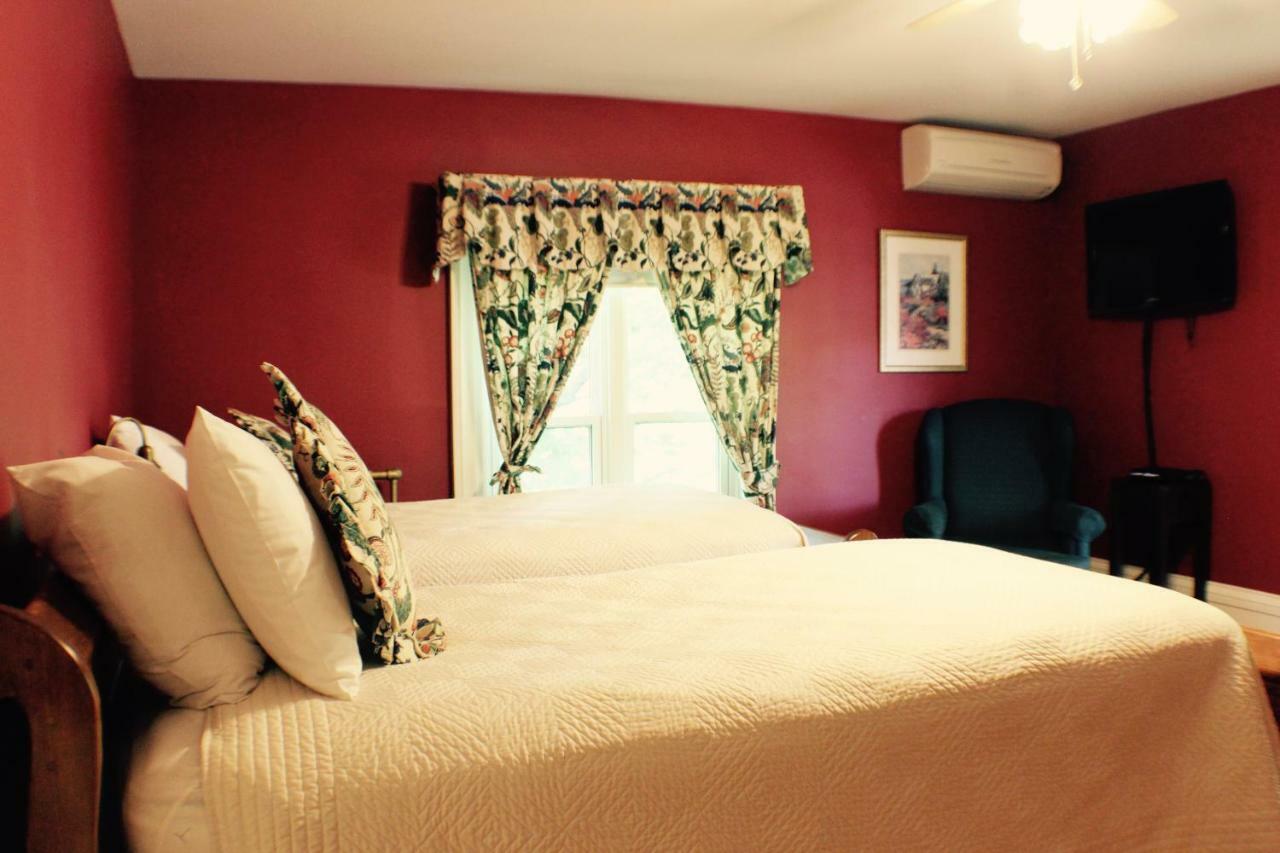 Evangeline Inn & Motel Grand pré Buitenkant foto