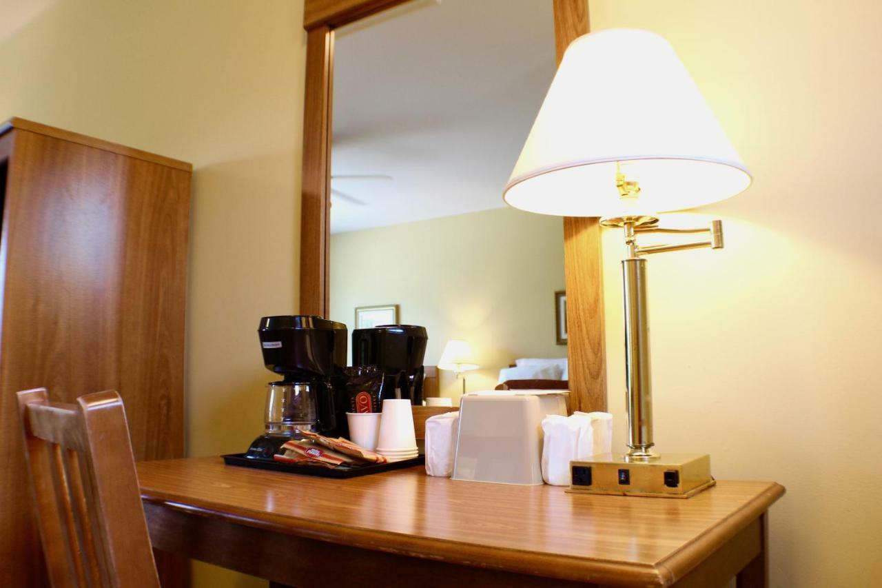 Evangeline Inn & Motel Grand pré Buitenkant foto
