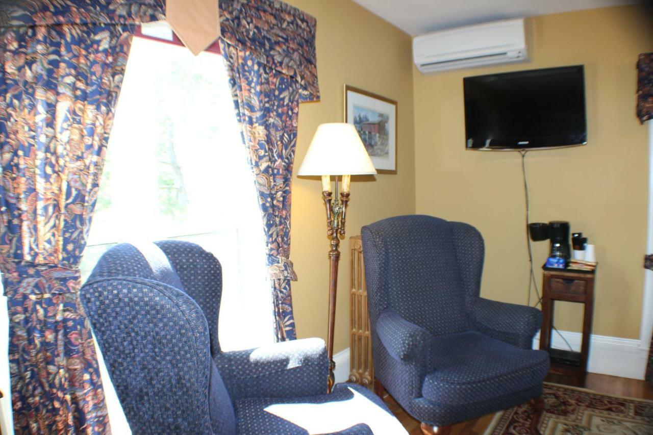 Evangeline Inn & Motel Grand pré Buitenkant foto