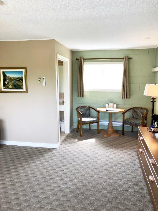 Evangeline Inn & Motel Grand pré Buitenkant foto