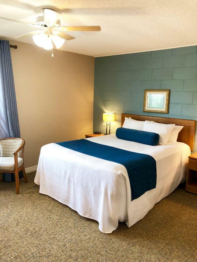 Evangeline Inn & Motel Grand pré Buitenkant foto
